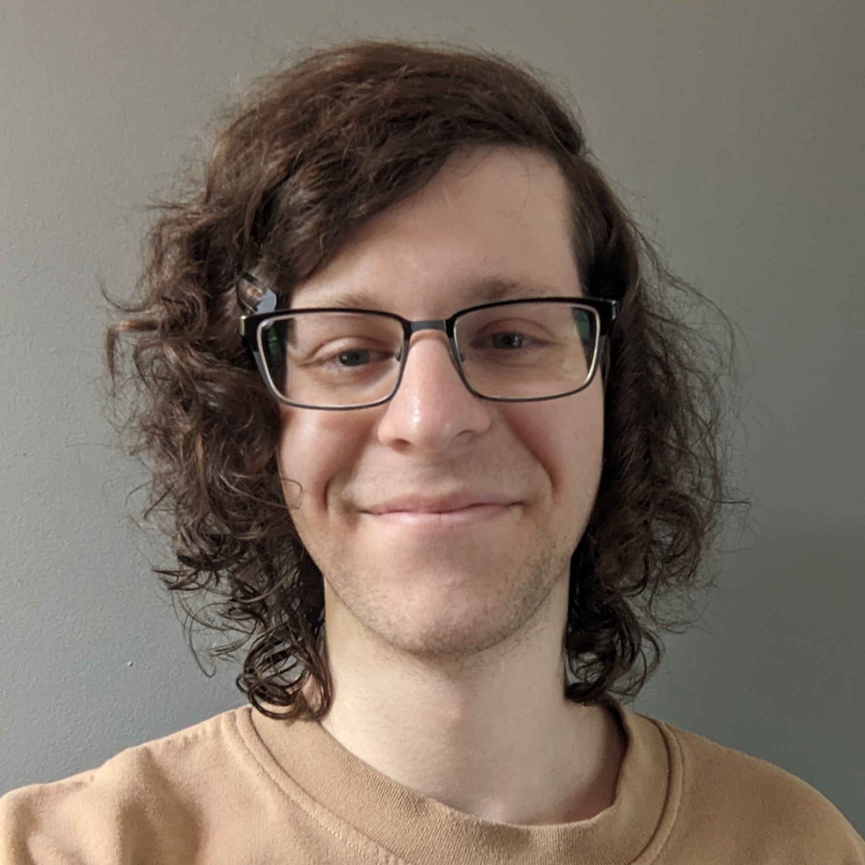 a very professional looking head shot of the author of this website